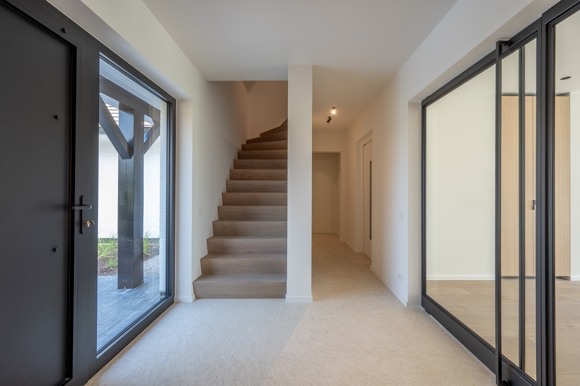 Magnifique villa individuelle r&#233;nov&#233;e avec piscine et une VUE D&#201;GAG&#201;E sur les polders. 