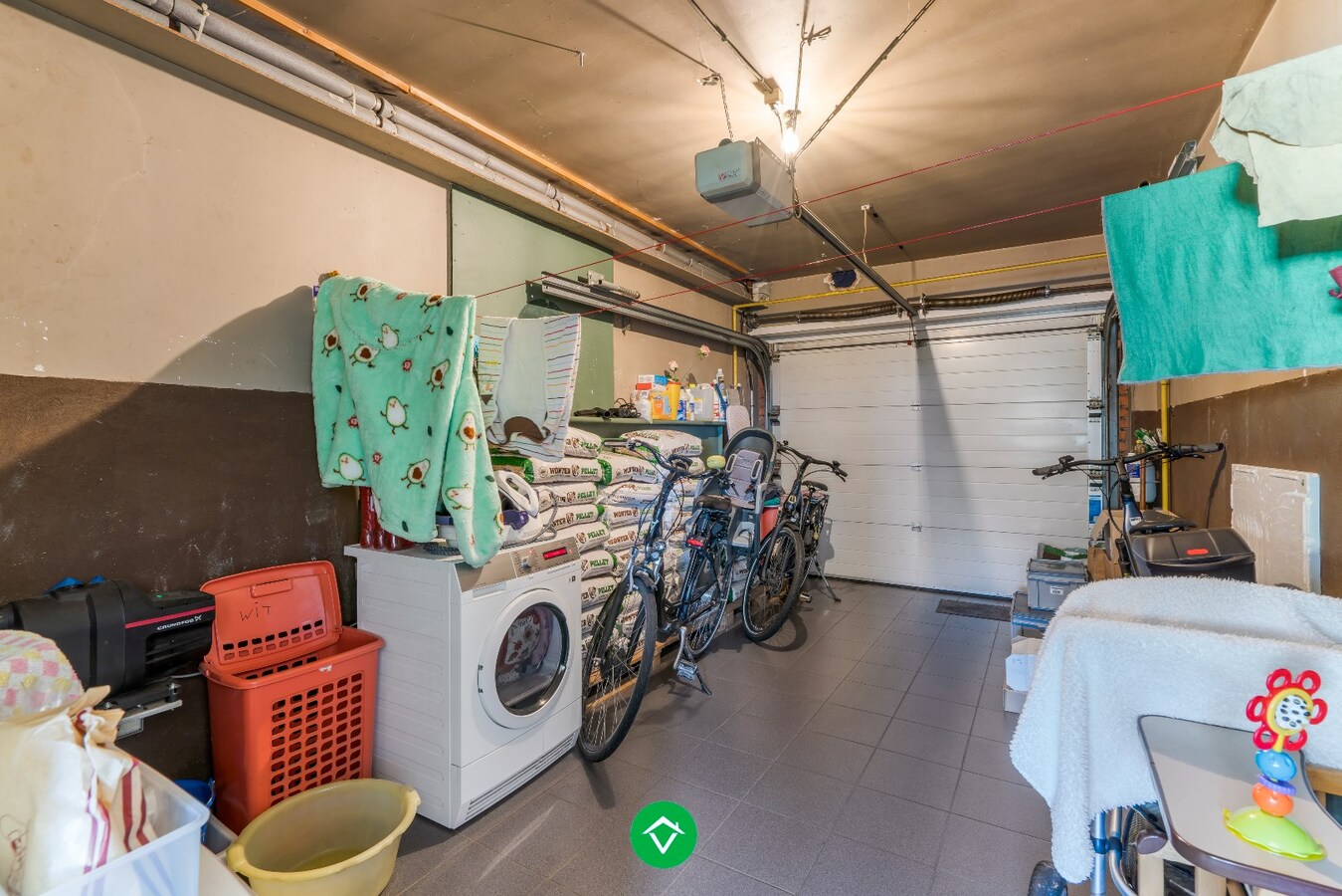 Instapklare woning met 4 slaapkamers en garage te koop in Eernegem 