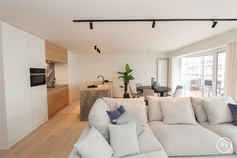 Top gerenoveerd appartement nabij de Lippenslaan en Zeedijk gelegen. Gevelbreedte van 7m! 