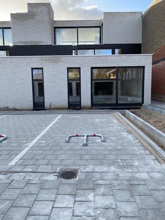 Nieuwbouw appartement met 1 slaapkamer en autostandplaats te Koekelare 