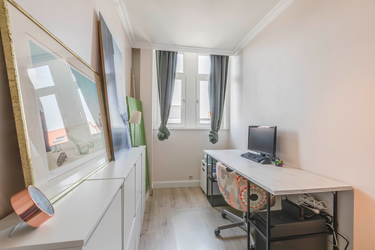 Uniek lichtrijk gerenoveerd appartement te koop in Sint-Amandsberg 