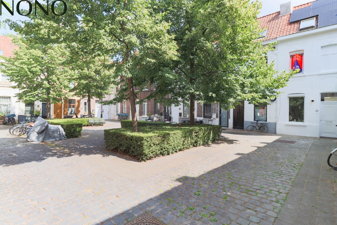 Karaktervolste belluikje nu te koop in de historische stadskern van Kortrijk ! EPC B ! 