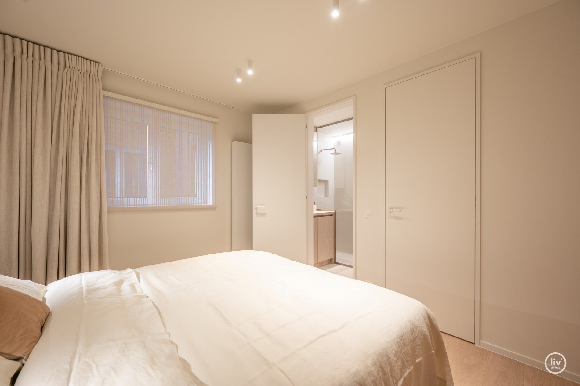 OPENDEURDAG Zaterdag 05/07 - tussen 10u-12u (Elizabetlaan 102): Prachtig gerenoveerd 3 slaapkamerappartement met aangenaam zonneterras gelegen vlakbij de Lippenslaan te Knokke. 