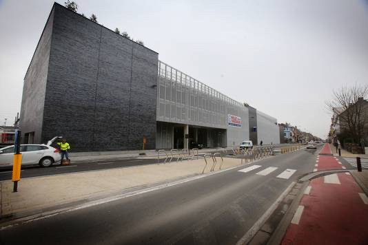 Pakket parkings in stationsgebouw in Blankenberge 