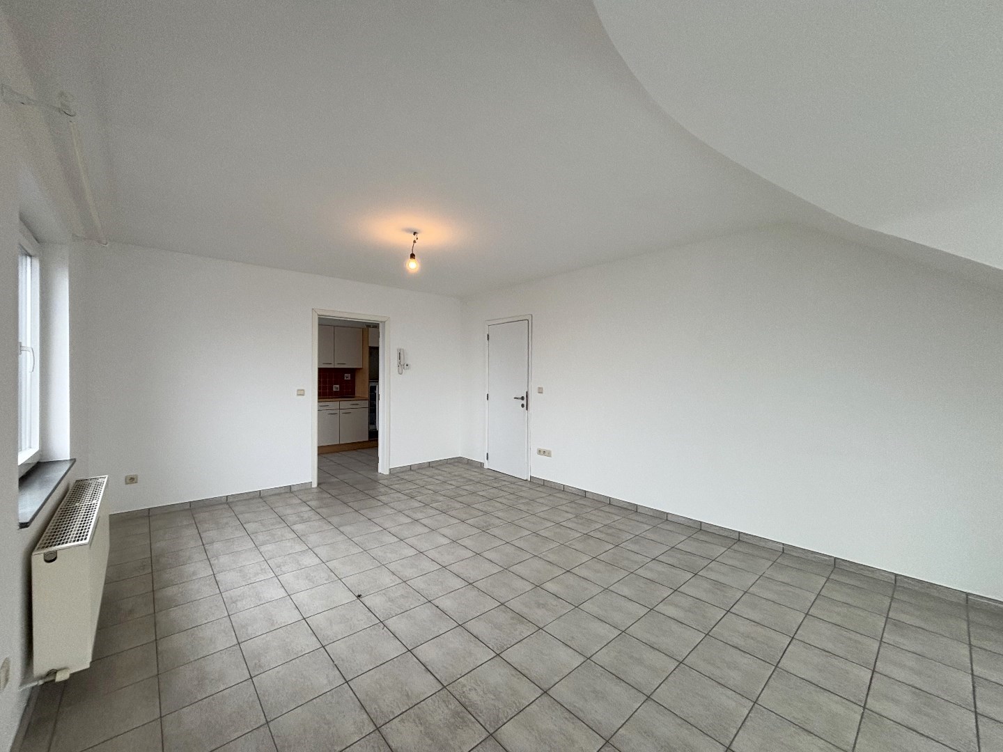 Instapklaar dakappartement met 2slpk. en ruim terras te Laakdal 