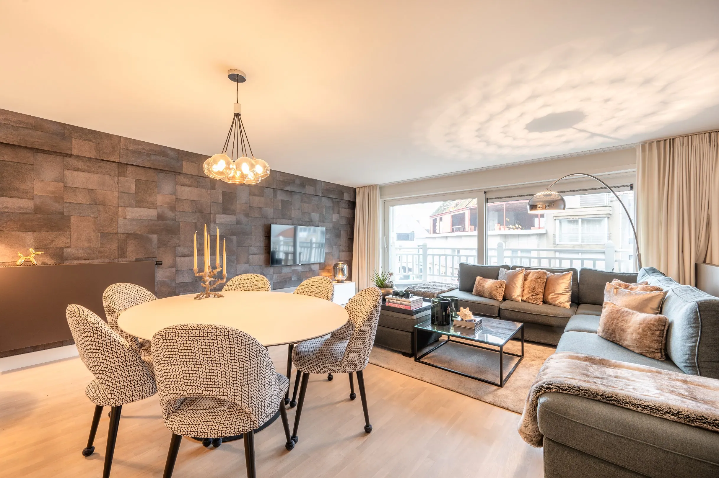 Appartement confortable situé dans la Lippenslaan avec une magnifique vue sur la Dumortierlaan.