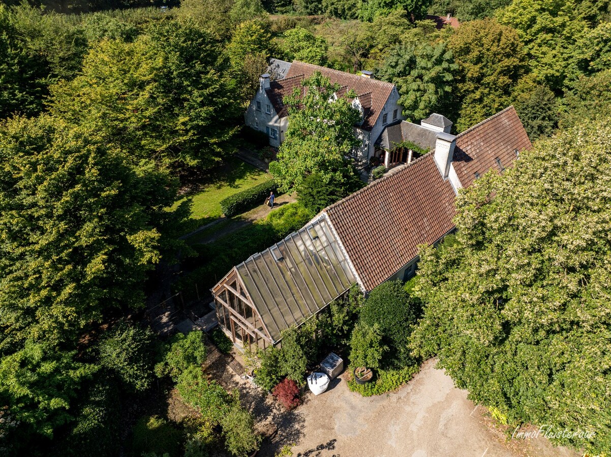 Magnifique villa avec d&#233;pendances et serres sur environ 5 hectares &#224; Itegem 