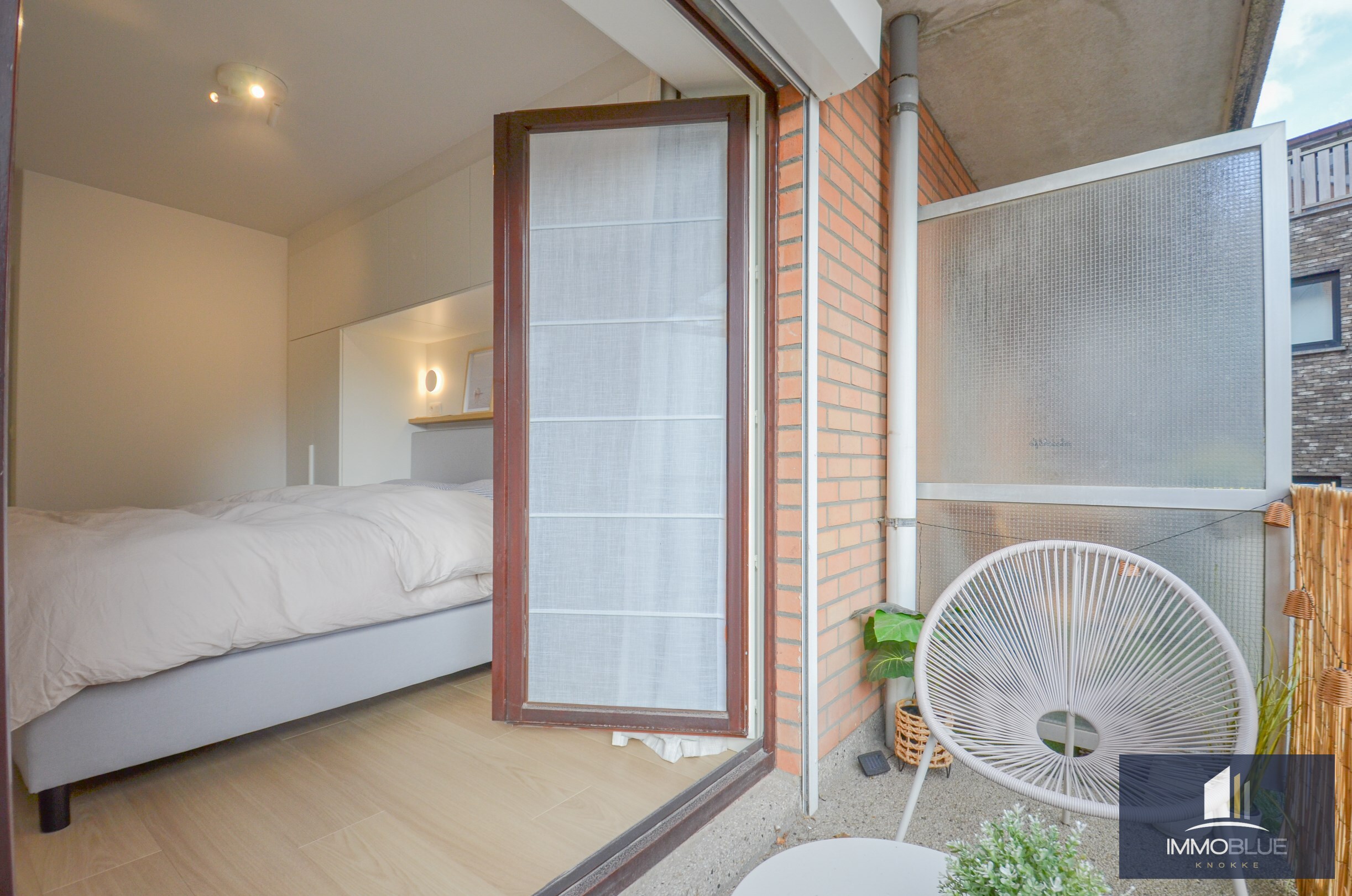 Appartement enti&#232;rement r&#233;nov&#233;, id&#233;alement situ&#233; sur la Zoutelaan, &#224; distance de marche du centre commercial. 