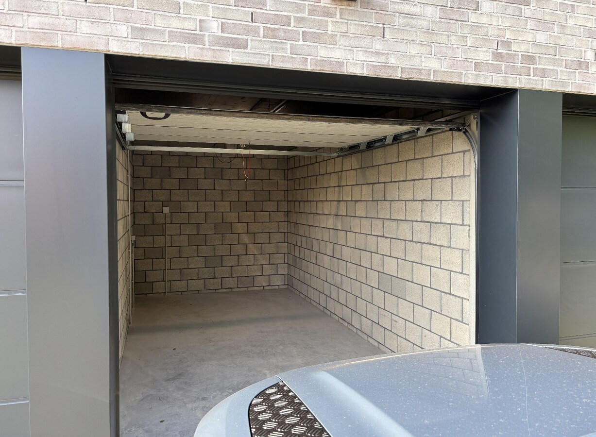 Stijlvol nieuwbouwappartement met zonneterras en garage in het hart van Sint-Antonius 