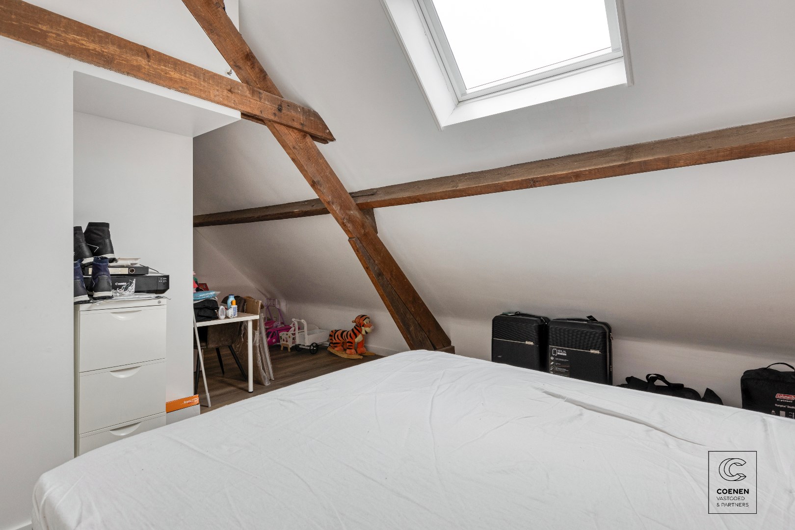 Prachtige woning van 200 m&#178; met vier slaapkamers op een uitstekende locatie te Schoten! 