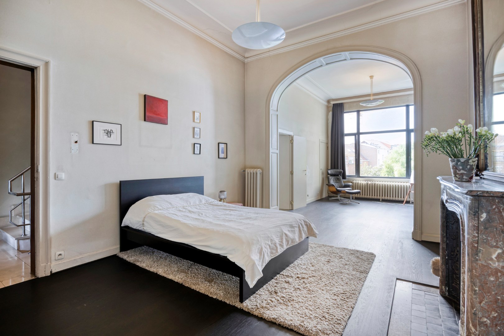 Prachtig herenhuis op de Tiensevest met mogelijkheid tot praktijkruimte - bewoonbare opp. 555 m&#178; 
