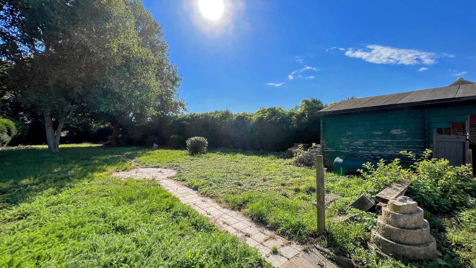 Ruime gezinswoning op zonnig perceel van 1175 m&#178; 