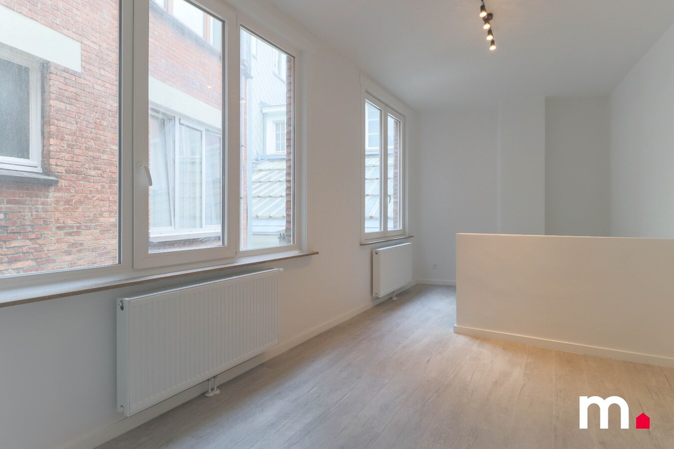 Totaal gerenoveerd, instapklaar appartement te huur centrum Kortrijk ! 