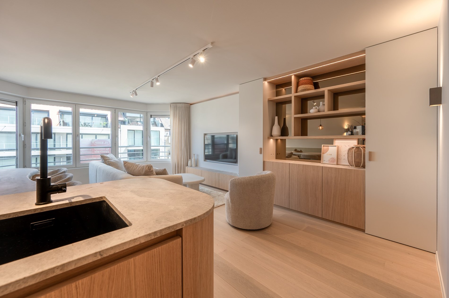 Appartement enti&#232;rement r&#233;nov&#233; et pr&#234;t &#224; emm&#233;nager avec 3 chambres dans un emplacement privil&#233;gi&#233; &#224; Knokke. 