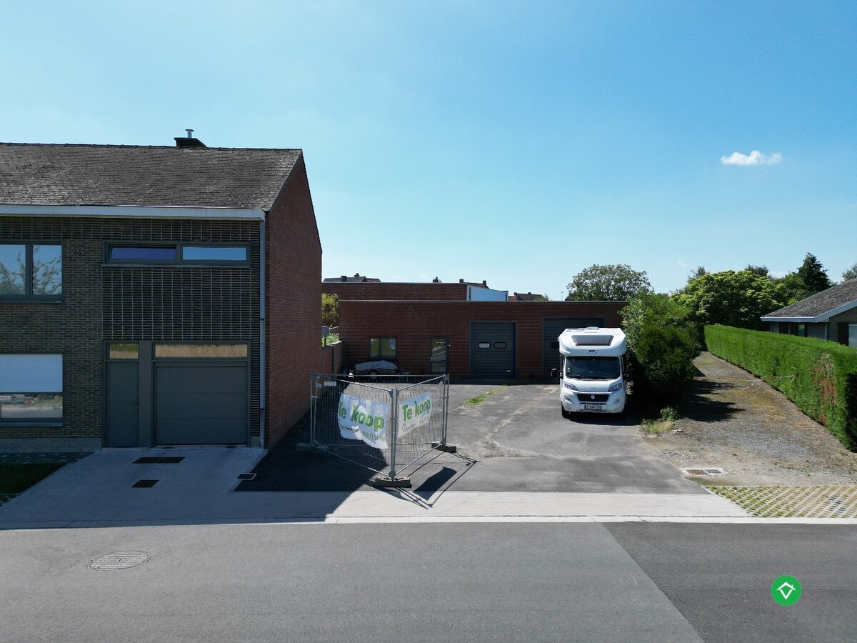 Opslagplaats op een perceel van 446 m&#178; te Gits 