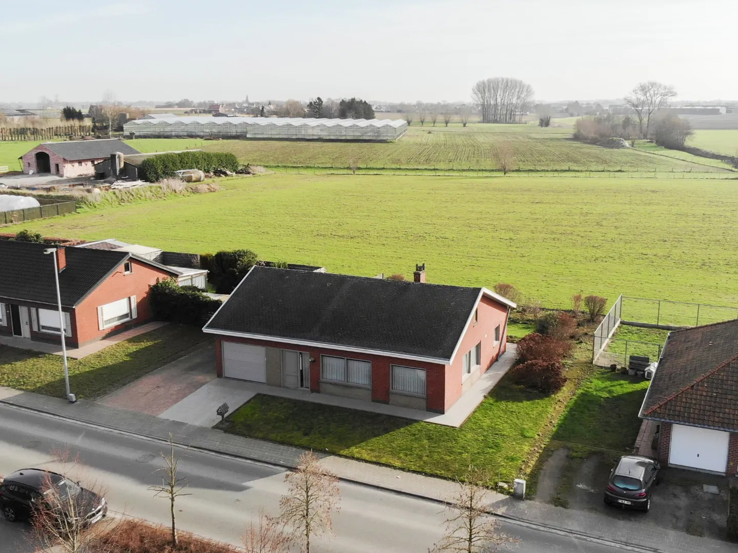 Te renoveren alleenstaande woning met prachtig uitzicht op 599 m²