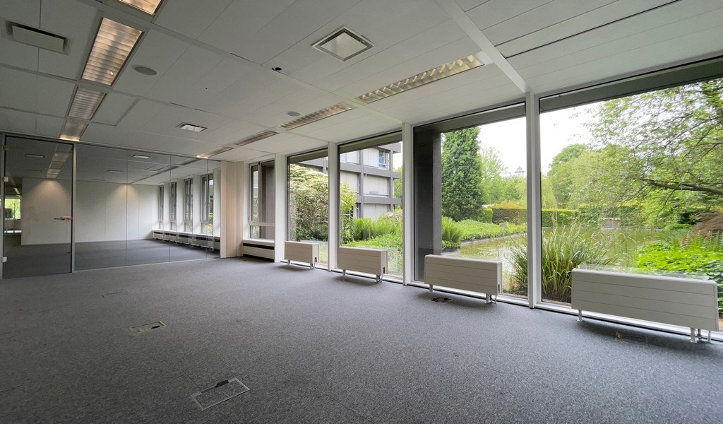 Gerenoveerde kantoren te huur in Edegem