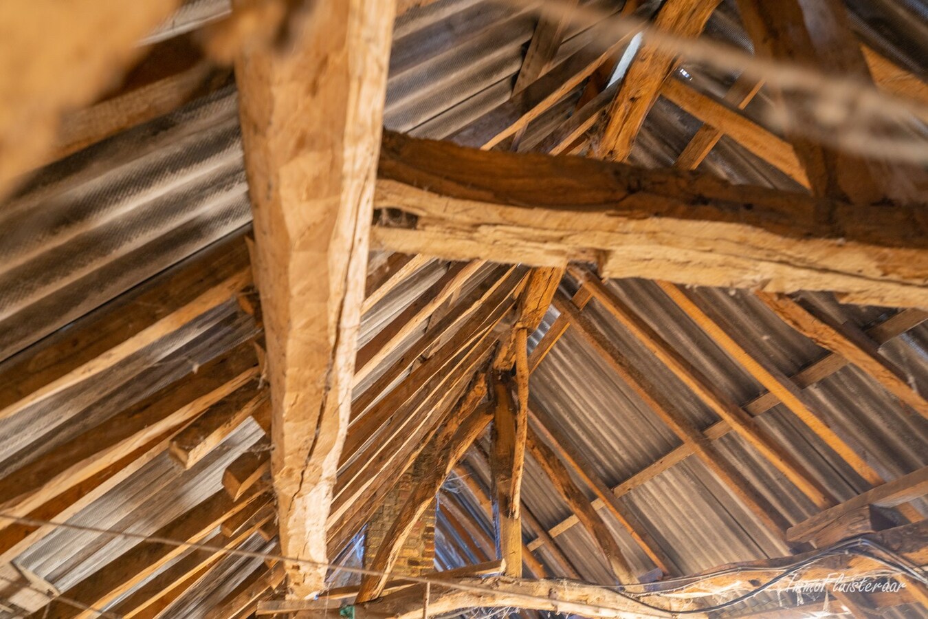 Ferme carr&#233;e &#224; r&#233;nover sur environ 60 ares &#224; Borlo (Gingelom) 