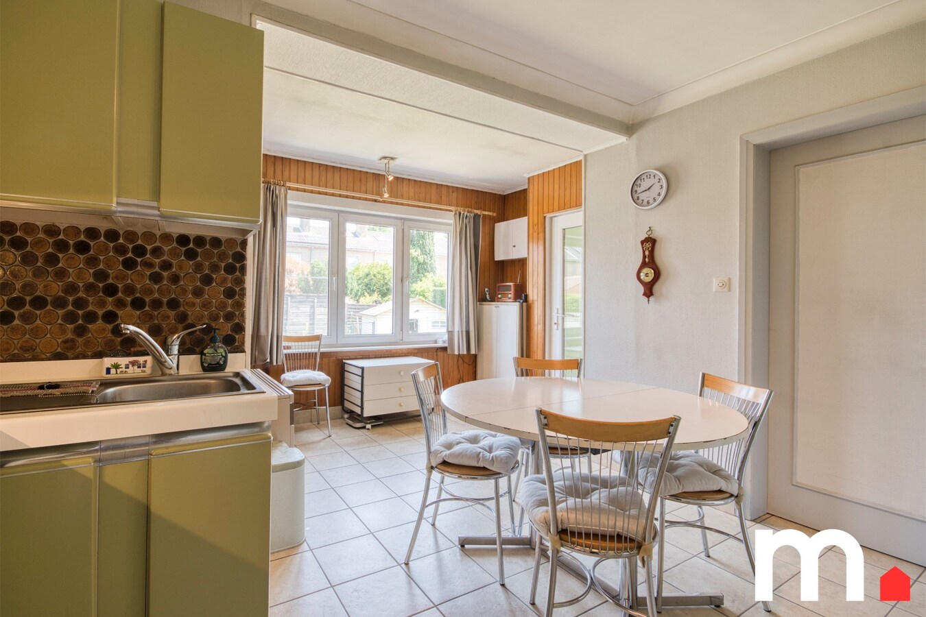 Halfopen kloeke woning met 3 slaapkamers en zonnige tuin in Heule. ! 