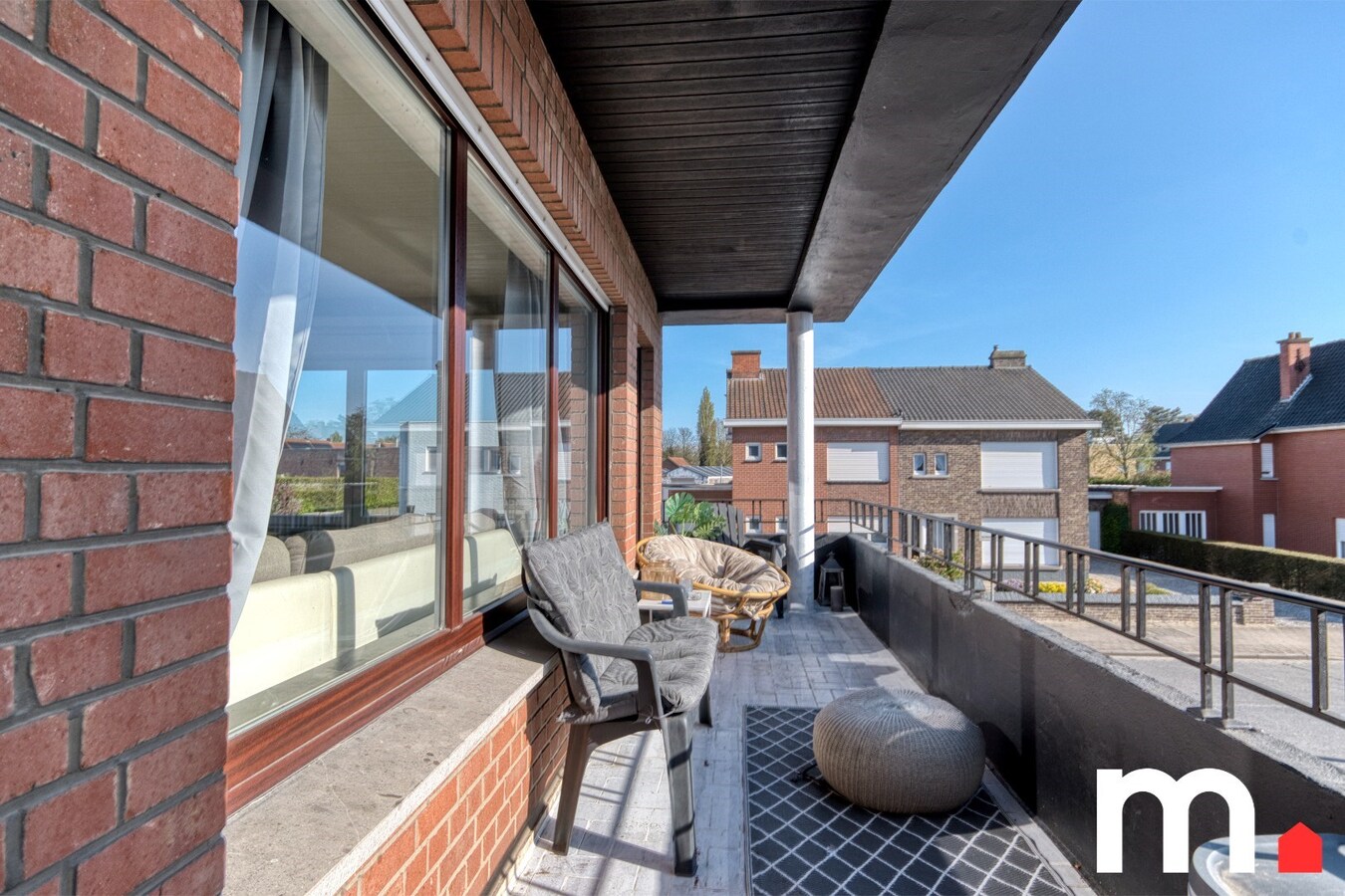 Tof &amp; Trendy bemeubeld appartement met 3 slaapkamers, 2 badkamers en garage te Heule ! 