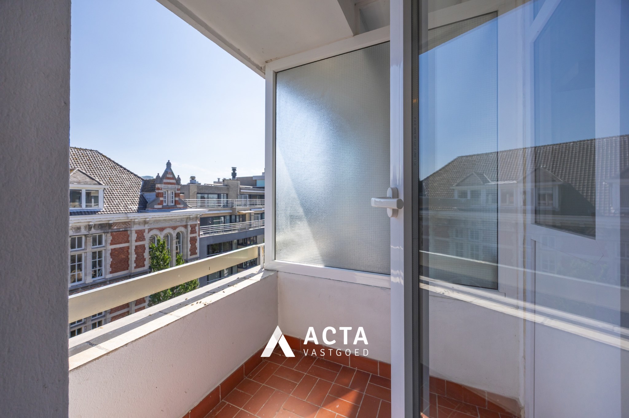 Gerenoveerd appartement op de zesde verdieping aan het Leopold I Plein 