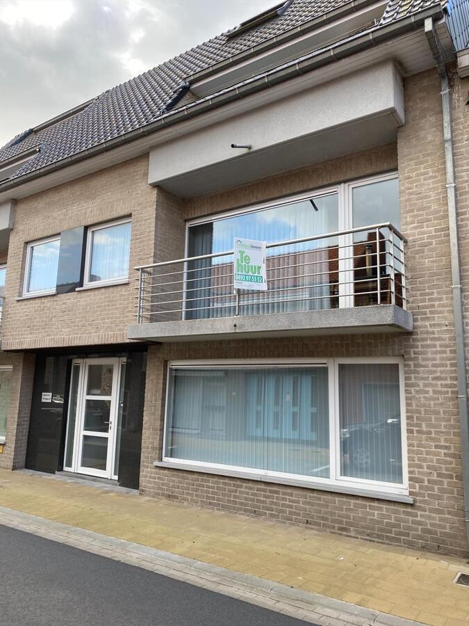 Appartement met 2 slaapkamers en terras in centrum Koekelare 