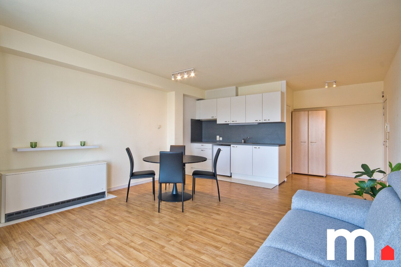 Instapklare studio te huur met zicht op de Leie! 