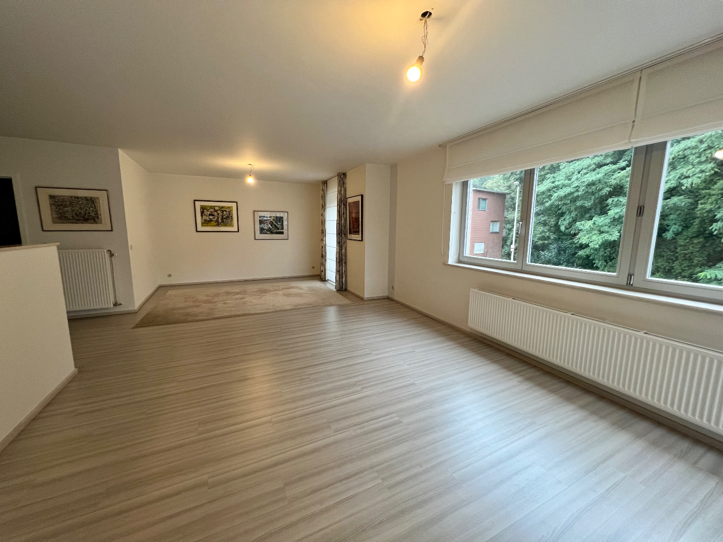 Prachtig nieuwbouw (2015) appartement met 2 slpk&#39;s, terras en autostaanplaats te Wijnegem. 