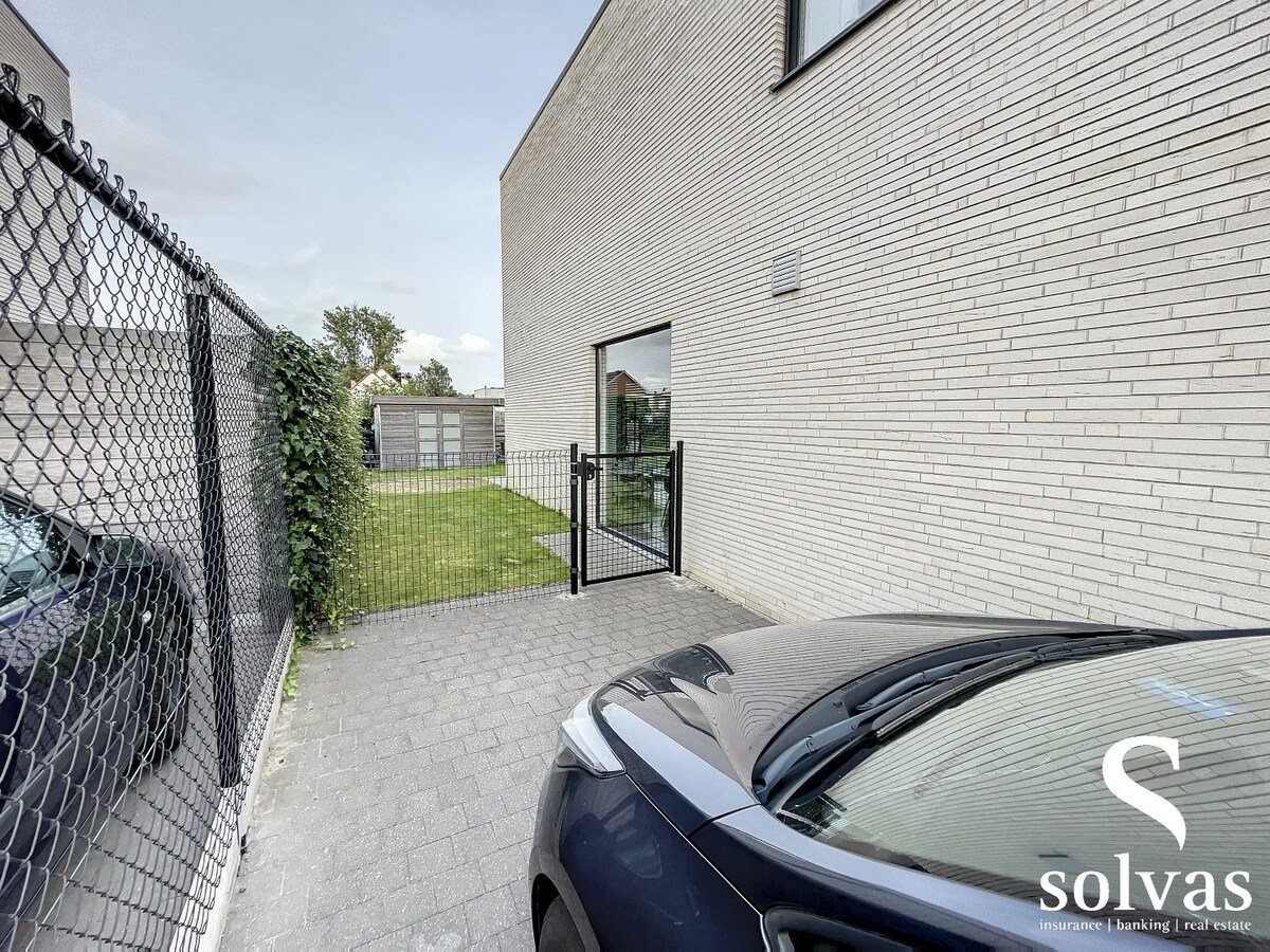 Geen bezoek meer mogelijk! Nieuwbouwwoning met garage in centrum Aalter 