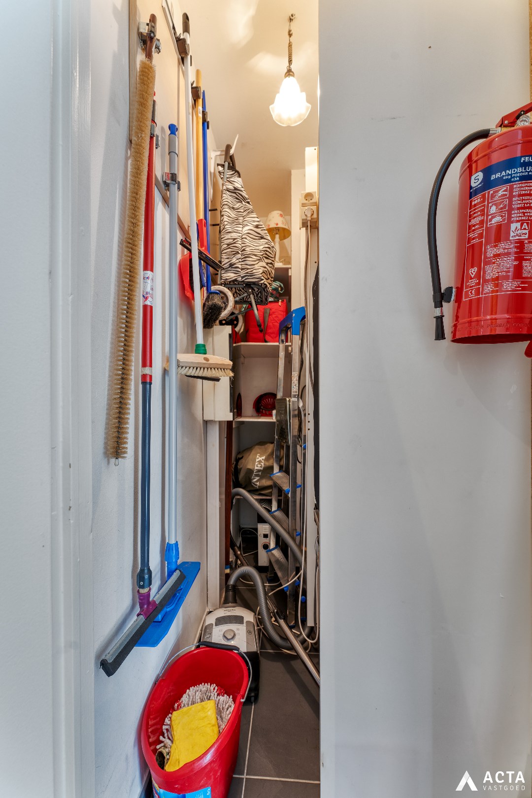 Gerenoveerd hoekappartement met twee slaapkamers nabij strand van Oostende 