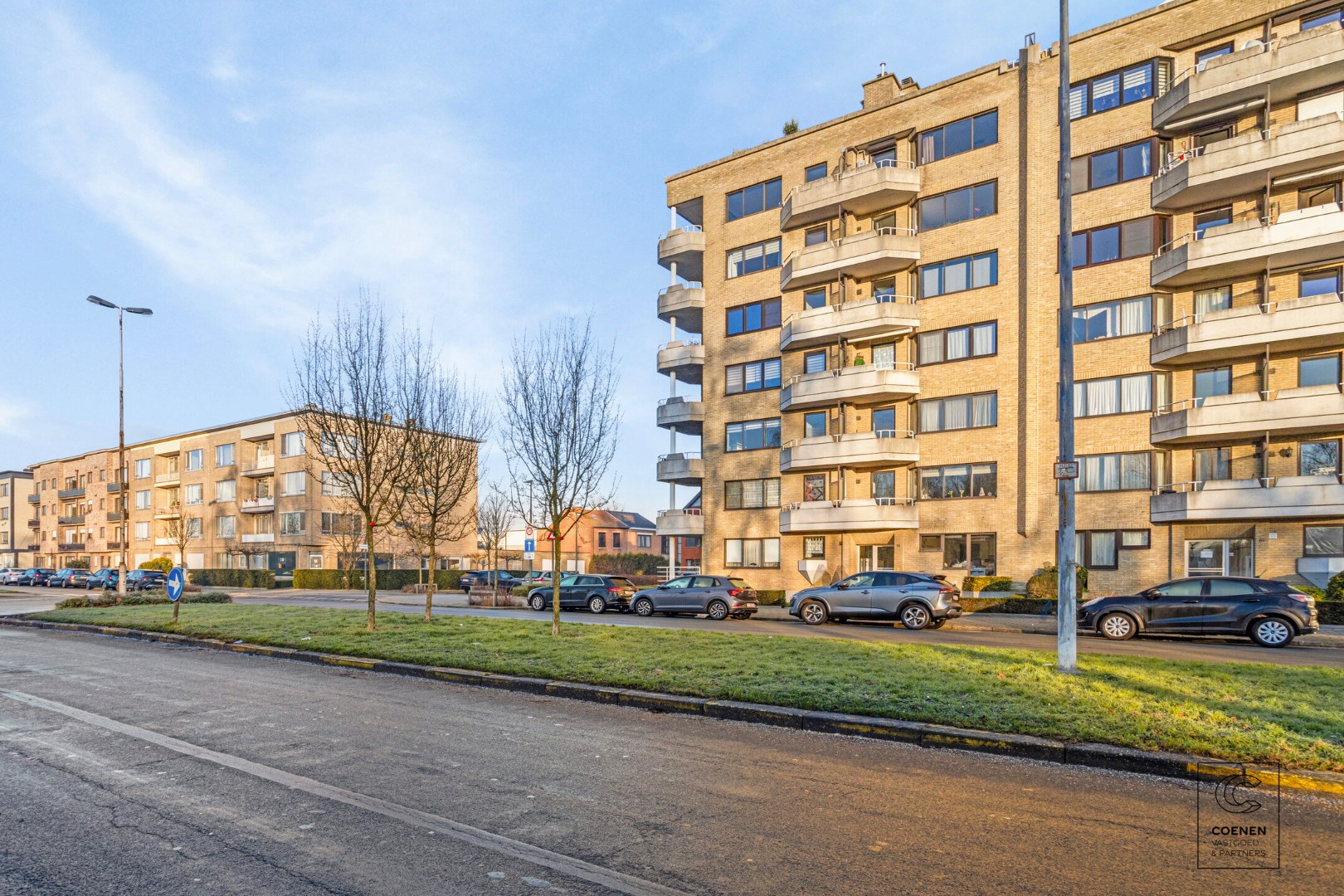 Prachtig, ruim appartement met bew. opp. van 101m&#178; en 3 slaapkamers te Ekeren! 