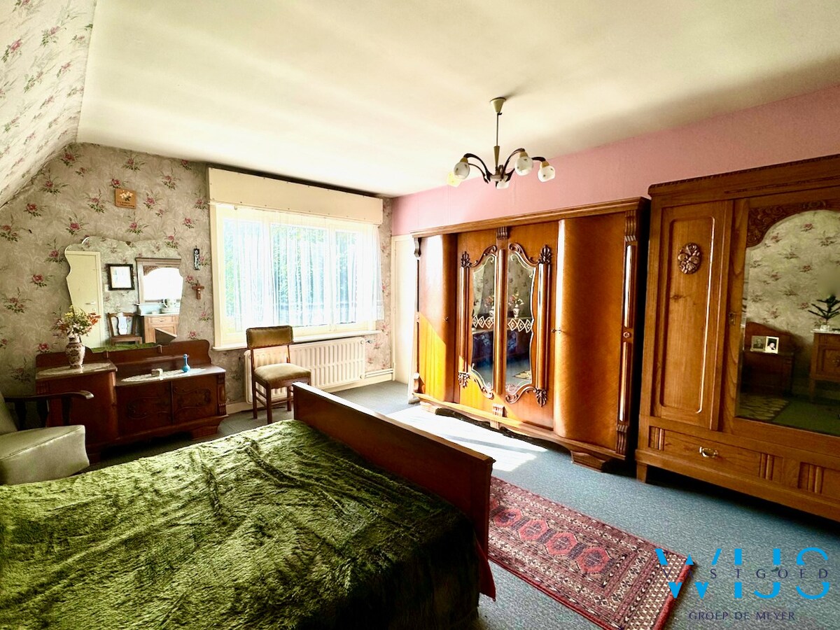 Woonhuis op een perceel van 3.848 m&#178; te Sleidinge ! 