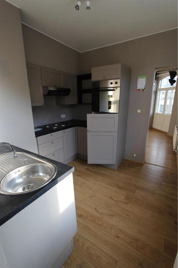 Appartement op 2de verd nabij St-Pietersstation en Citadelpark 