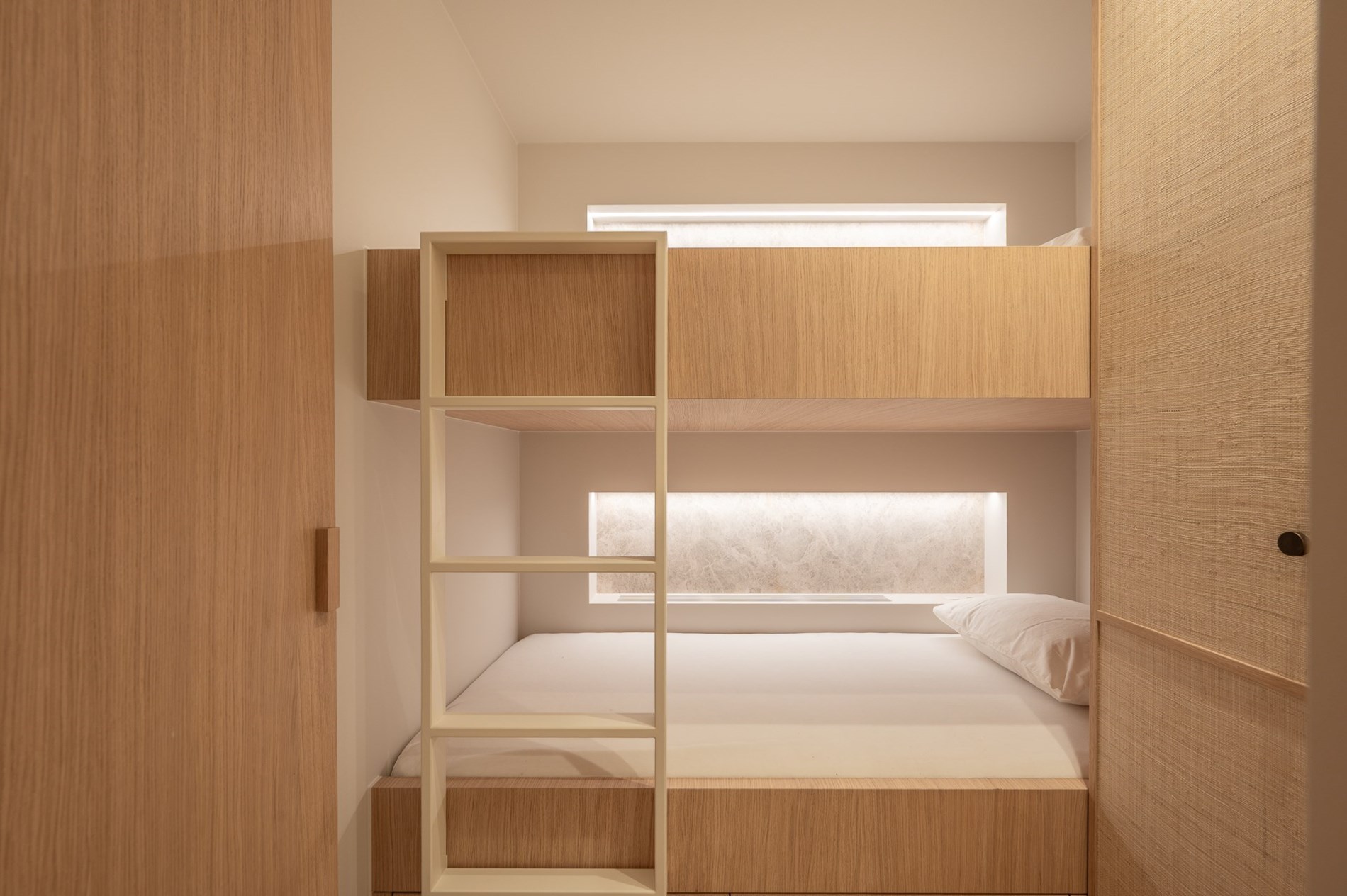 Appartement enti&#232;rement r&#233;nov&#233; et pr&#234;t &#224; emm&#233;nager avec 3 chambres dans un emplacement privil&#233;gi&#233; &#224; Knokke. 