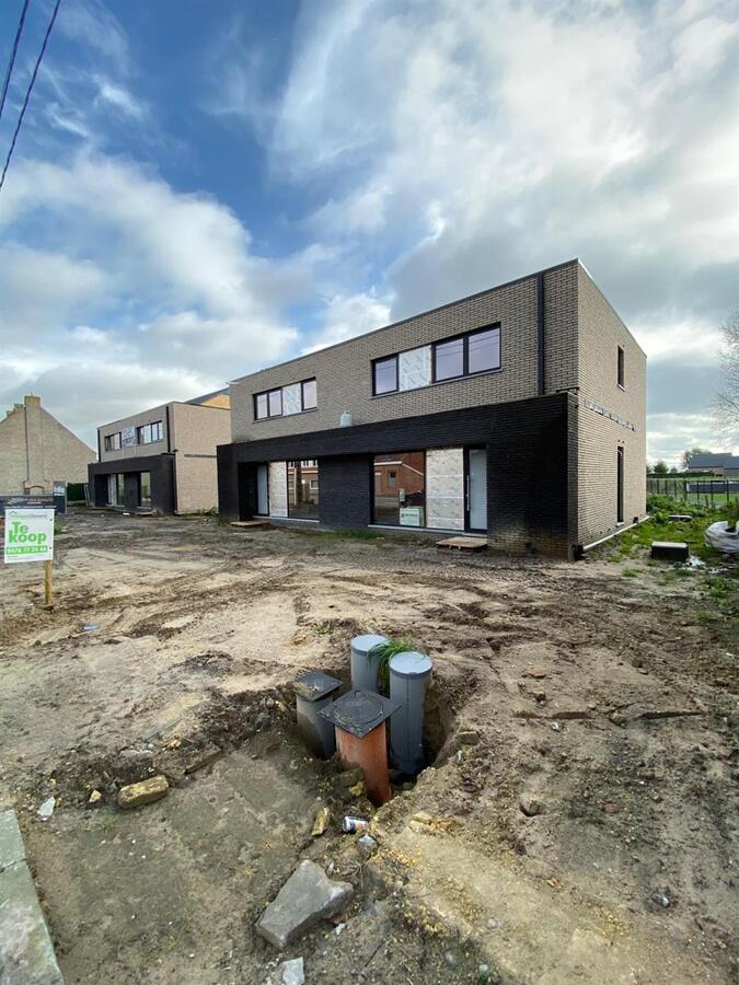 Nieuwbouwwoning met 3 slaapkamers en carport te Vladslo 