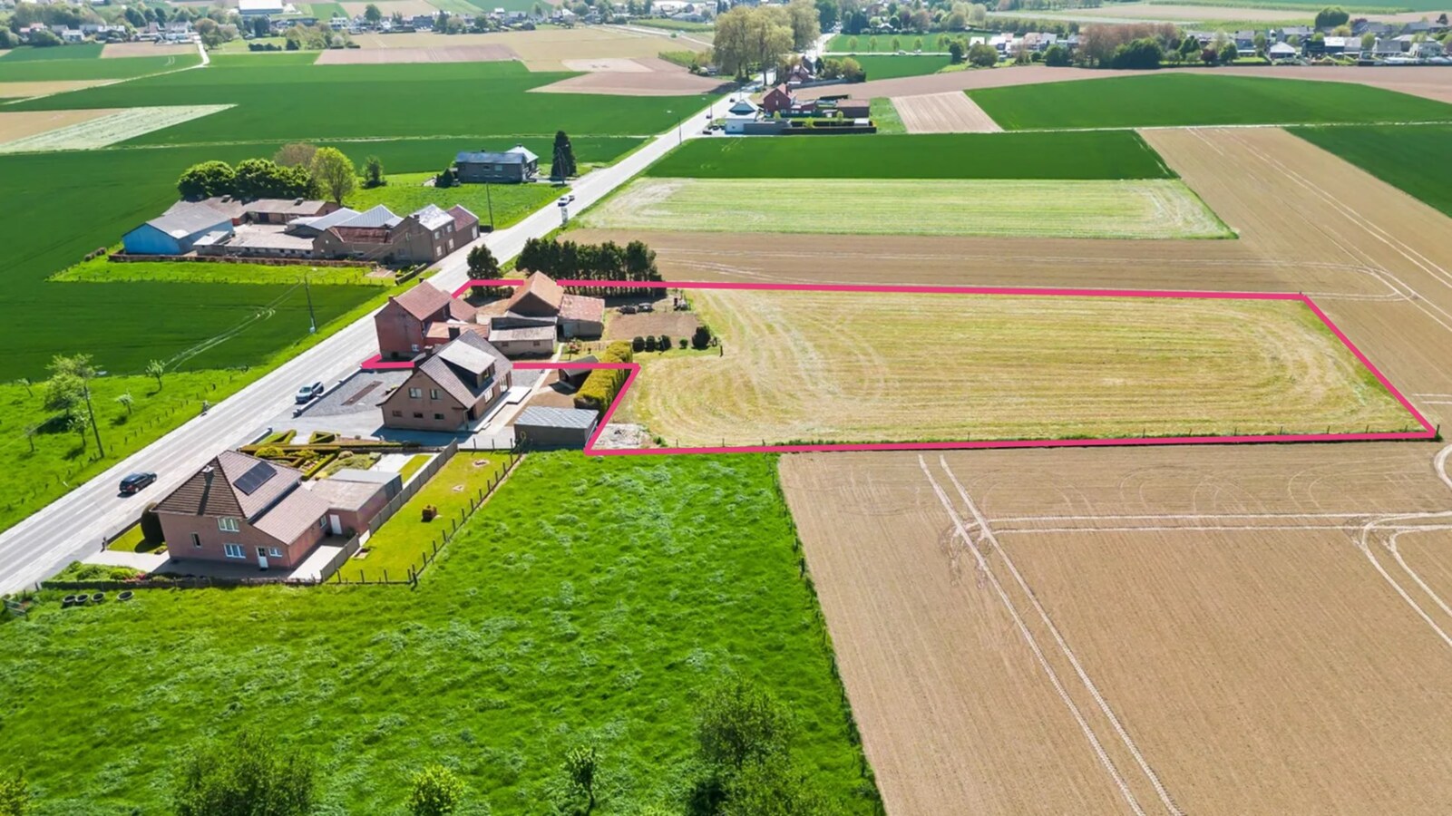Renovatiewoning op perceel van 6854 m&#178; 