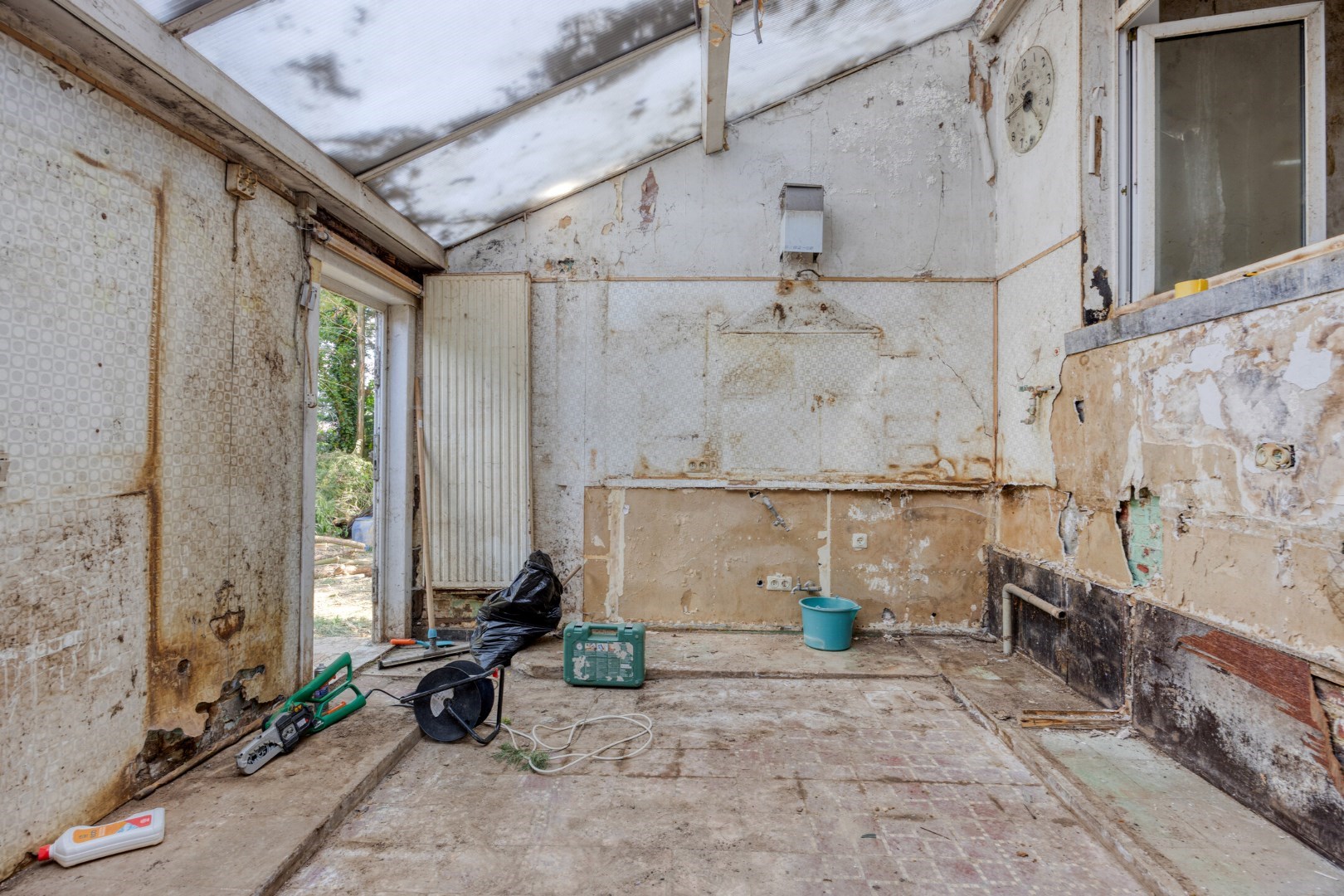 Te renoveren halfopen bebouwing met 3 slaapkamers en ruime tuin in hartje Kessel-Lo 