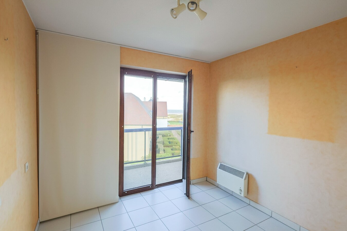 Appartement spacieux et ensoleill&#233; avec 2 chambres &#224; coucher &#224; la Res. Plaza II 