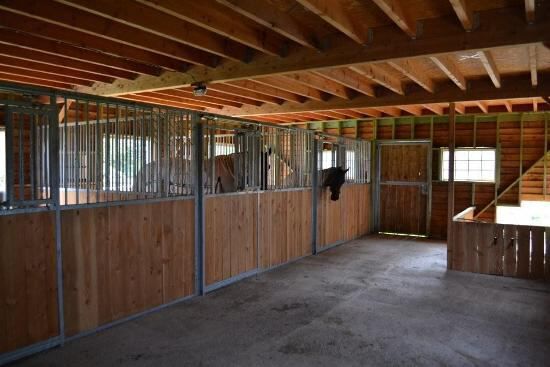 Charmant landhuis met bijgebouwen op 1,5Ha 