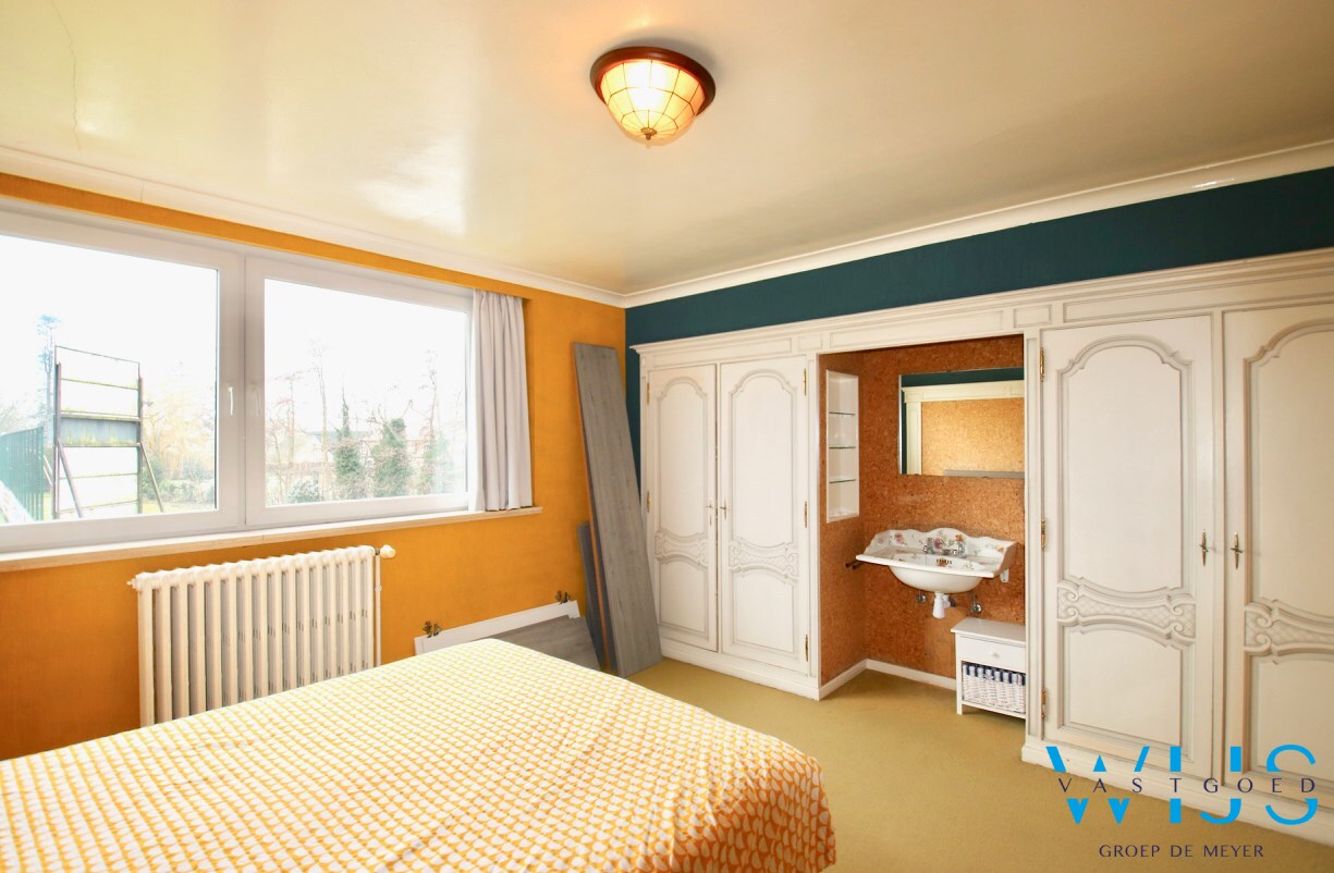 Statig woonhuis op 1104 m&#178; in het centrum van Sleidinge ! 