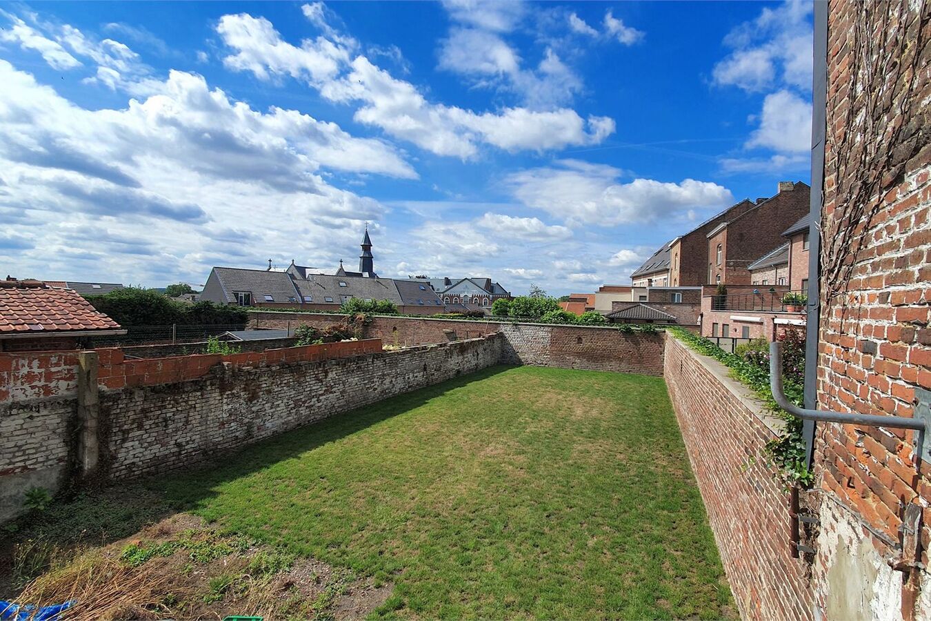 Renovatieproject met ruime tuin in binnenstad 