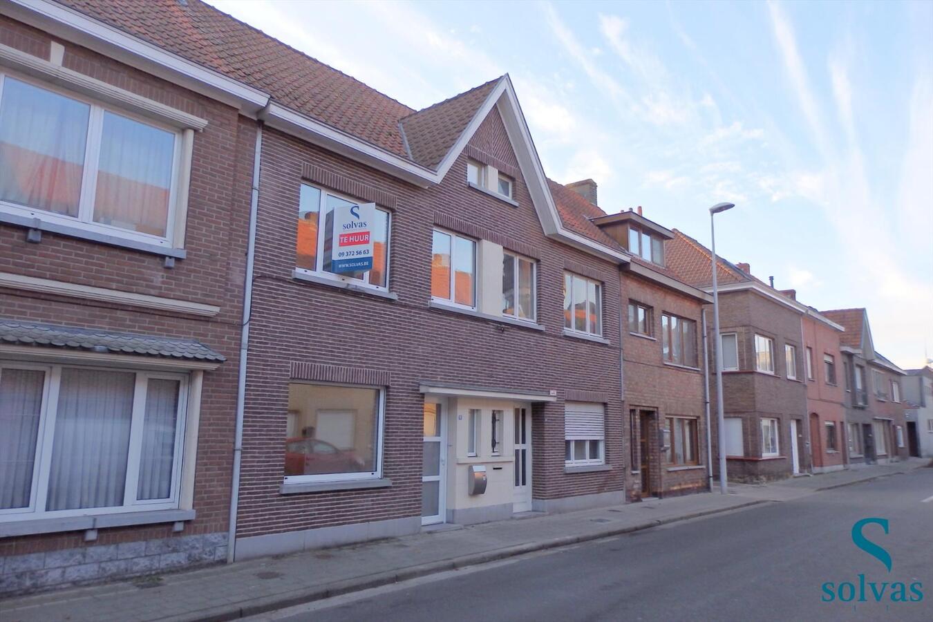 Gerenoveerde rijwoning in Eeklo! 