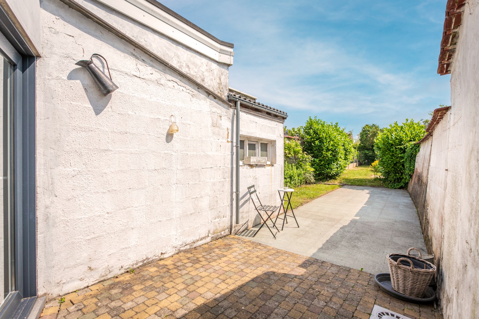 Instapklare woning met 3 slaapkamers, tuin en uitstekende ligging te Halle 
