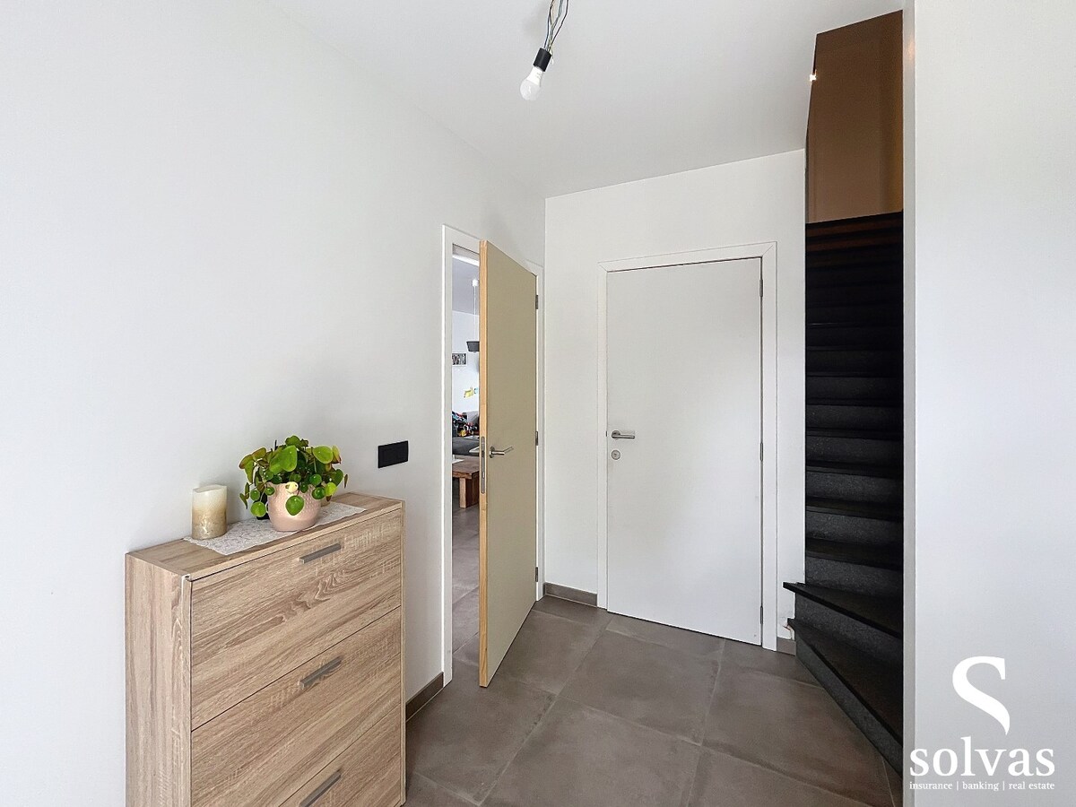 Mooie halfopen bebouwing te huur met veel ruimte te centrum Knesselare 