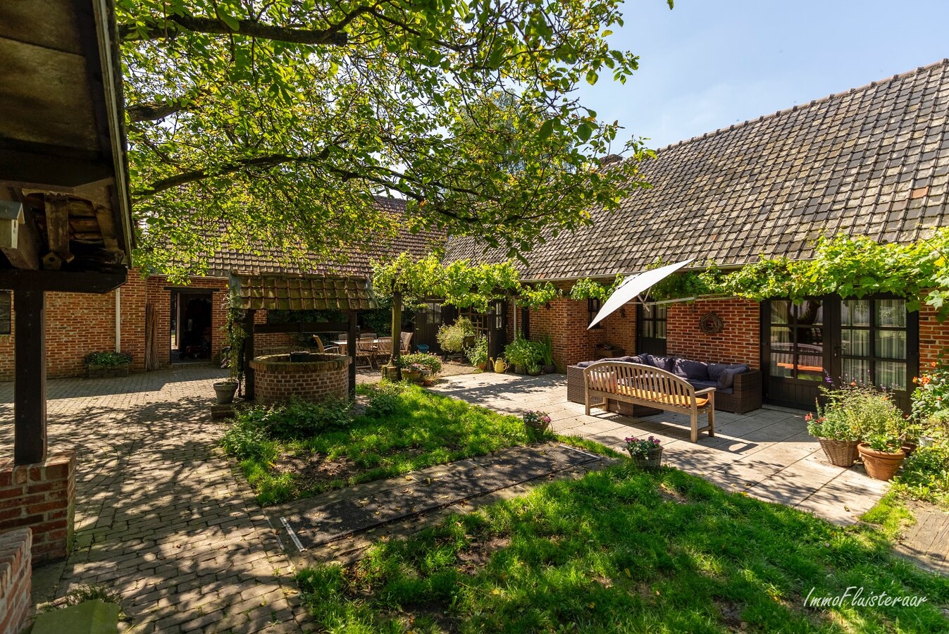 Prachtige hoeve met weilanden en stallen op ca. 2,1 ha te Kaulille (Bocholt) 