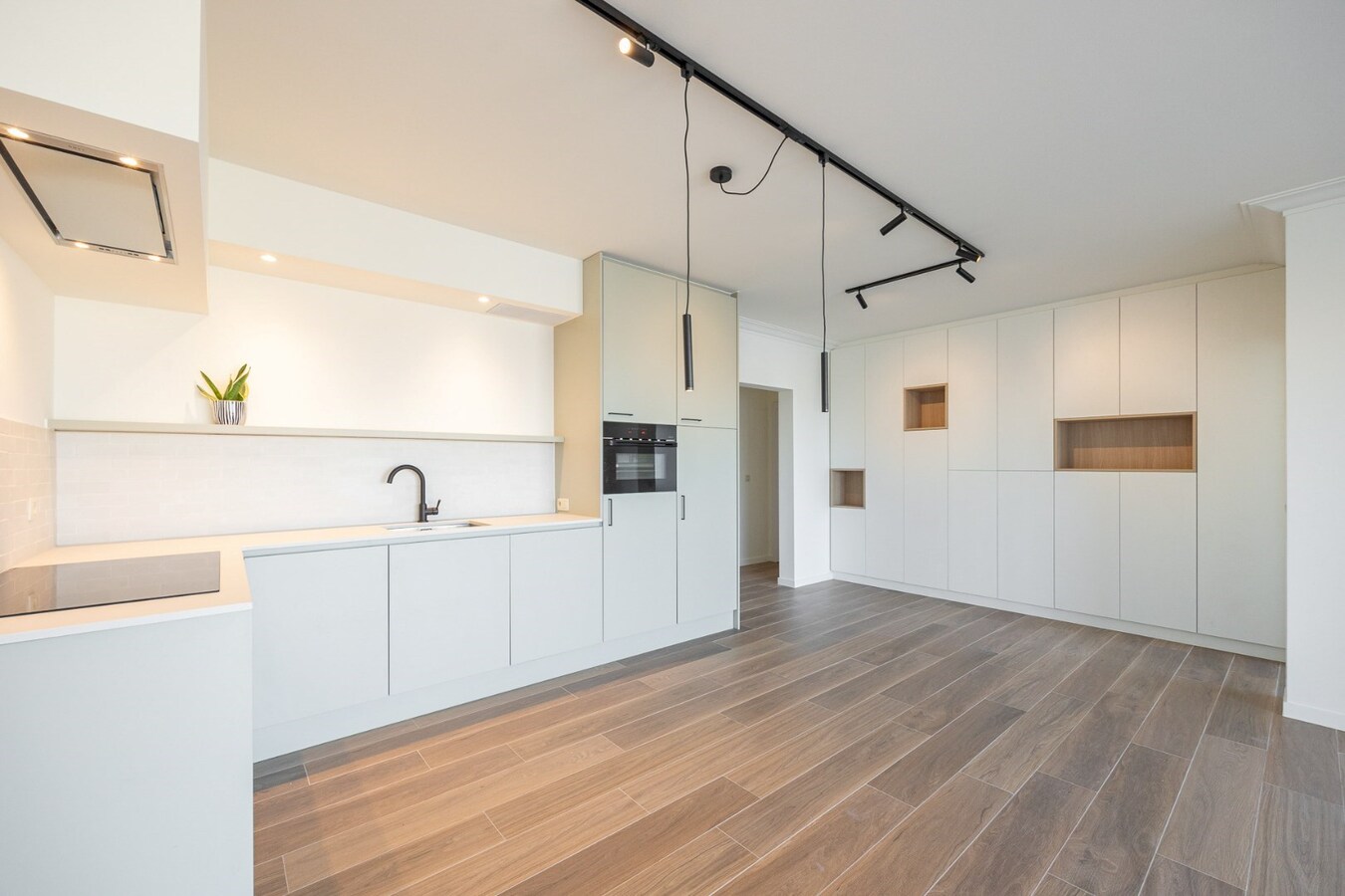 Prachtig gerenoveerd appartement 104 m&#178; met 3 slaapkamers 