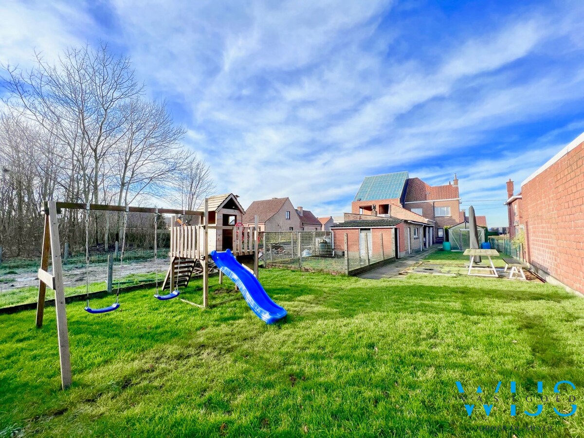 Stevig woonhuis op TOPlocatie te Waarschoot ! 