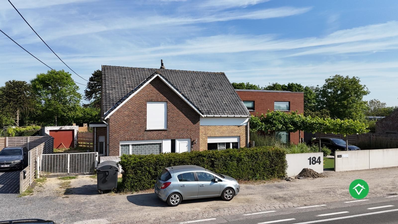 Ruime gezinswoning op perceel van 1126 m&#178;  - tal van mogelijkheden! 