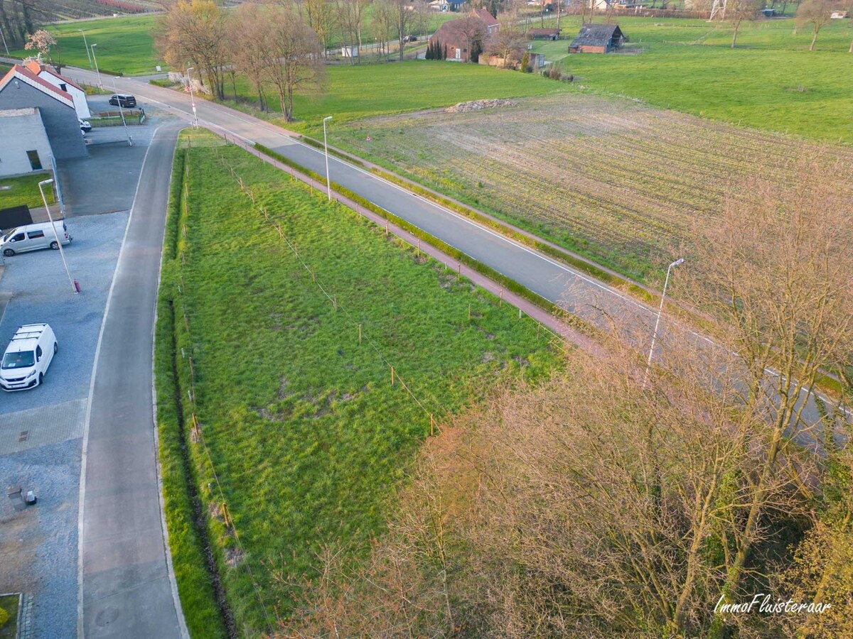 Recent gerenoveerde eigendom met stallen op ca. 35 are te Ham 