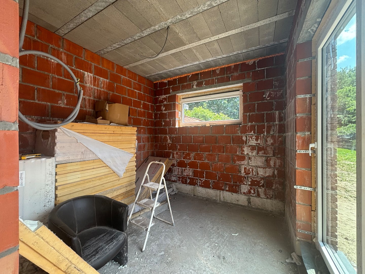 Ruime cascowoning met 4 slpk. op zuidgericht perceel van 9a 35ca in Mol 